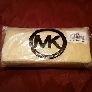 Michael Kors Jet Set Travel