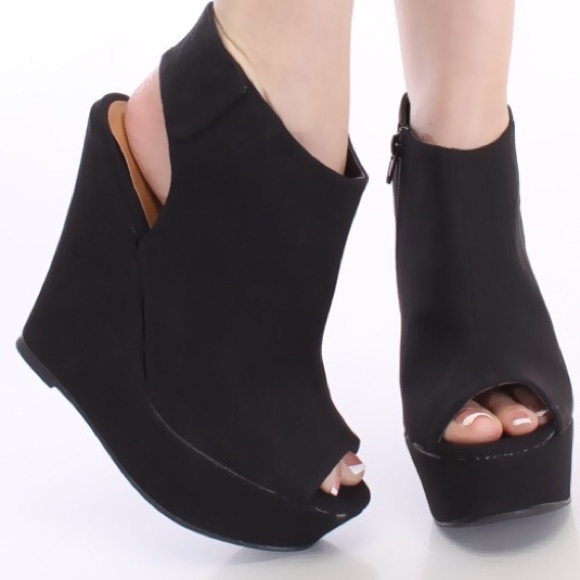 Leatherette Peep Toe Slingback Platform Wedge(new)