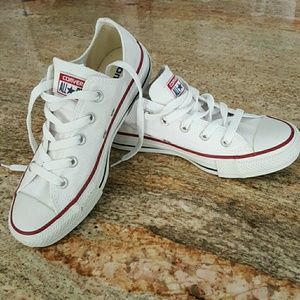 Bundle 2 pairs of New Converse