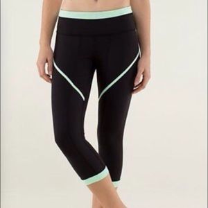 Lululemon Roll Out Crops-Black & Mint