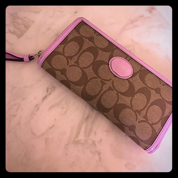 Coach Handbags - Coach wallet