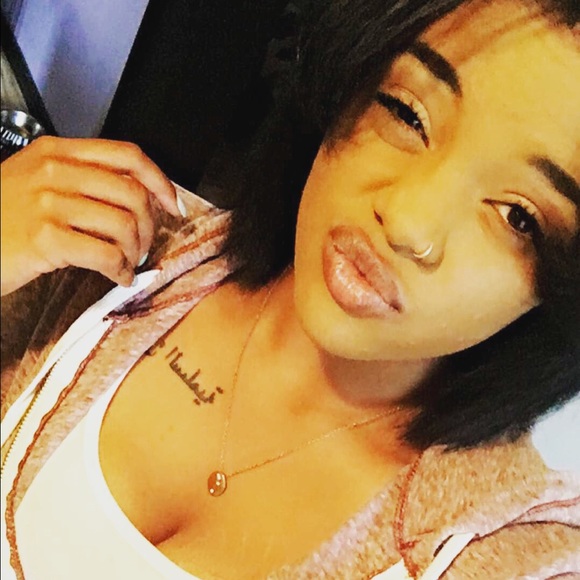 Meet your Posher, Taylor - Picture 1 of 1