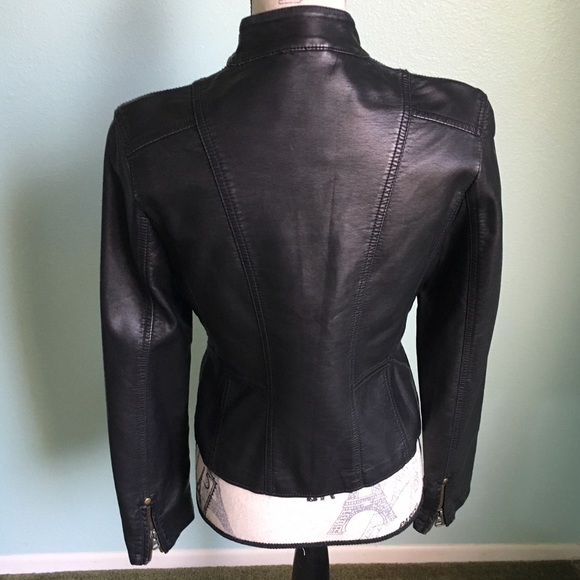 Adorable Jacket - Picture 3 of 4