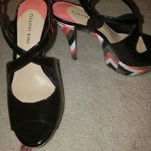 Gianni Bini Pumps/sandals