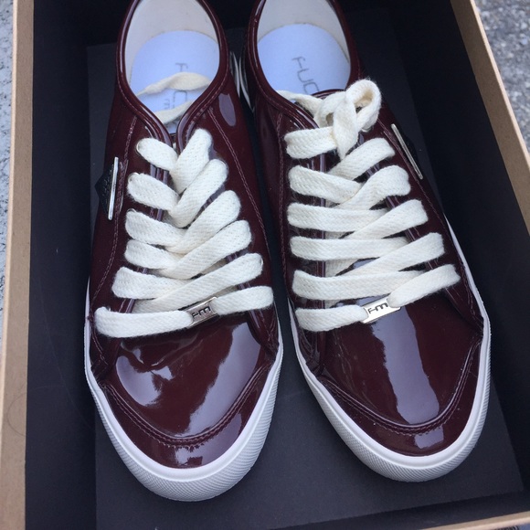 Shoes - 💰 SOLD 💰Fashion Sneakers