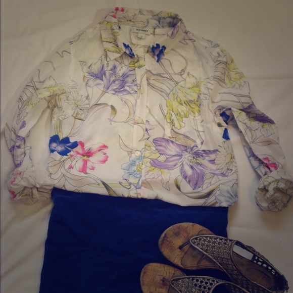 Old Navy Floral Button Down Career Shirt - Picture 1 of 3