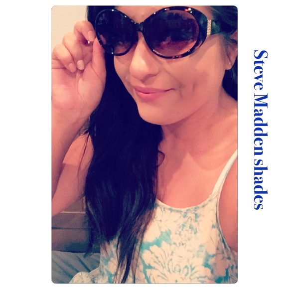 Steve Madden tortoise-shell shades