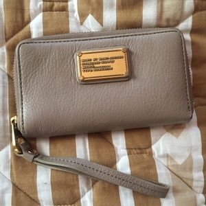 Marc by Marc Jacobs Leather Smartphone Wristlet