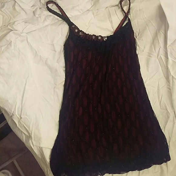 *DONATING SOON* Burgundy Tank Top - Picture 1 of 4