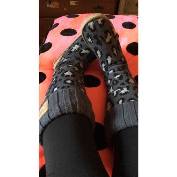 VS PINK BOOTS