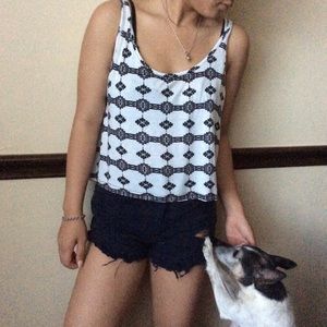 Black and white pattern crop top!