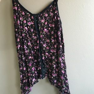 🌸CUTE FLOWY TANK TOP🌸