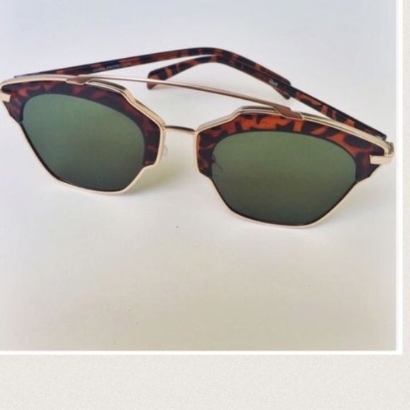 Accessories - LAST ONE-ANIMAL PRINT SUN GLASSES🔱
