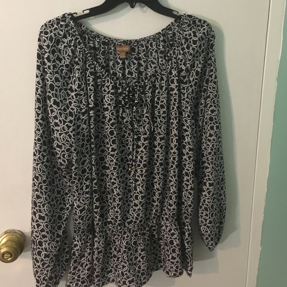 Printed navy blue 100% polyyester shirt.