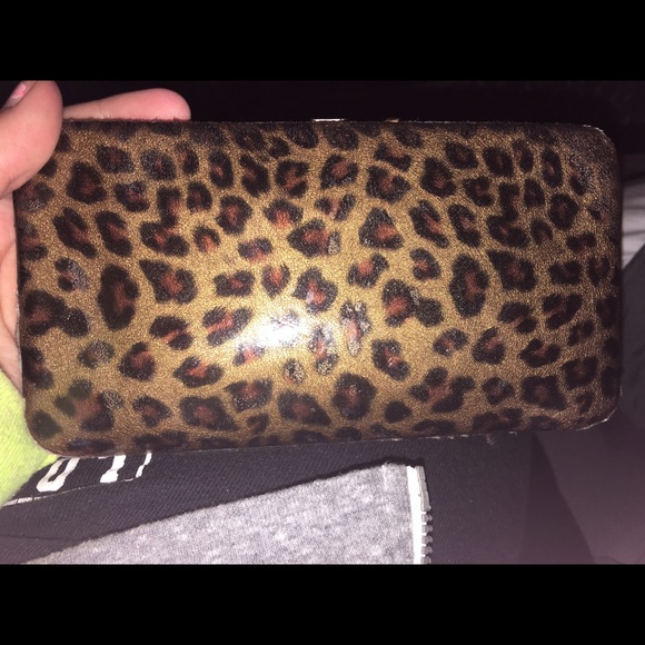 Cheetah Print Wallet Clutch - Picture 4 of 4