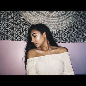 Meet your Posher, Talia