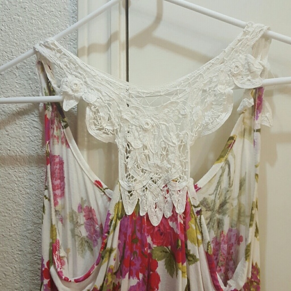 Forever 21 floral lace summer top - Picture 4 of 4