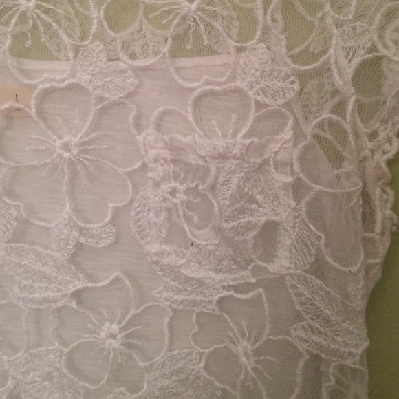 HOLLISTER // White See Through Flower Lace Shirt - Picture 2 of 3