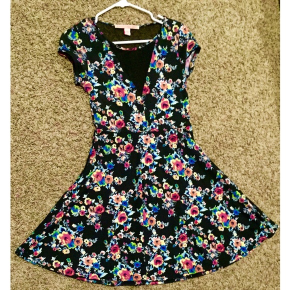 Short Sleeve Dress