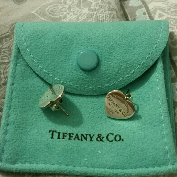 Tiffany & company, Mini Heart earings