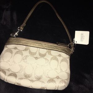 Coach wristlet. ⚡️⚡️FLASH SALE!!