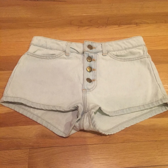 NWOT American Apparel Lightwash Jean Shorts
