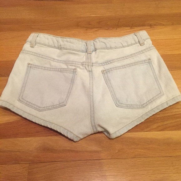 NWOT American Apparel Lightwash Jean Shorts - Picture 2 of 2