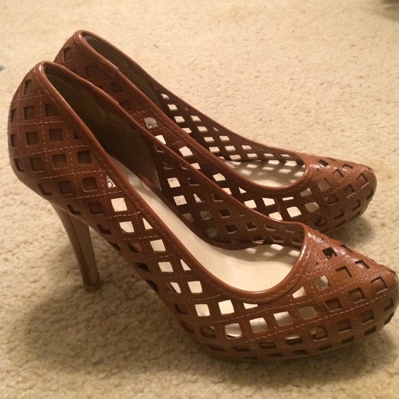 Fun cutout heels - Picture 1 of 2