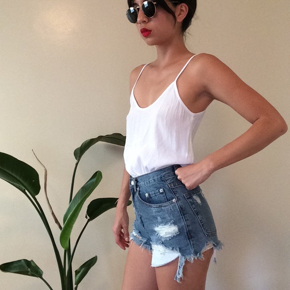 ⚡️SOLD OUT⚡️ Distressed Shorts