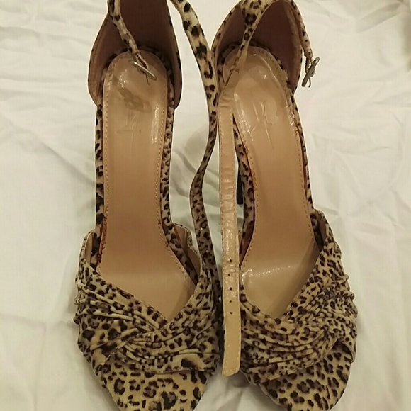 Leopard Print Stiletto Heels - Picture 3 of 3
