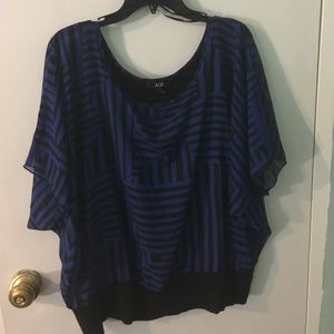 Stripped black & blue shirt sleeve shirt.