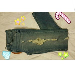 Levi Skinny Ripped Jeans