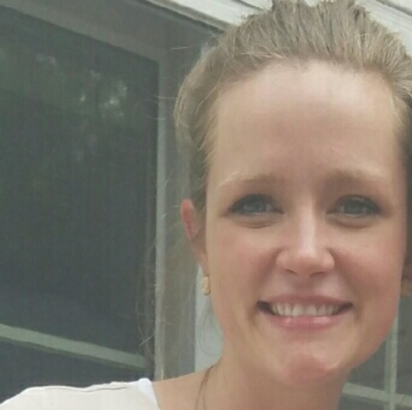 Meet your Posher, Kristen - Picture 1 of 1