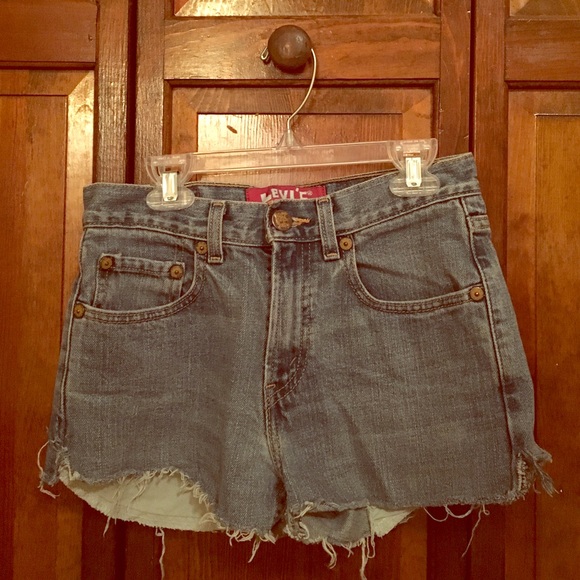 Levis high waisted jean shorts - Picture 1 of 3
