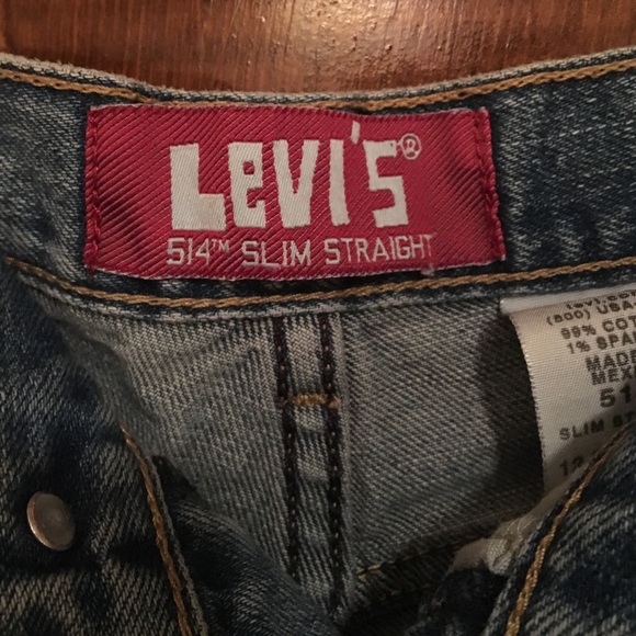 Levis high waisted jean shorts - Picture 2 of 3