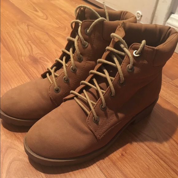 Combat style ankle boots - Picture 1 of 3