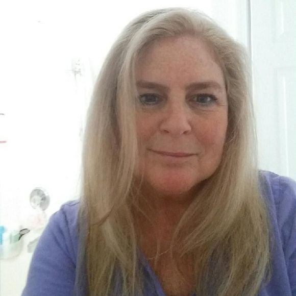 Meet your Posher, Sharon - Picture 1 of 1