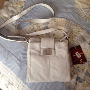 Fun white purse for all year long! SO CUTE!