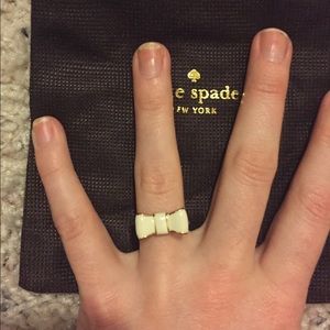 🎉SOLD on Evay🎉 Kate Spade Take a Bow Ring Cream