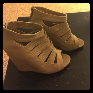 Summer wedge