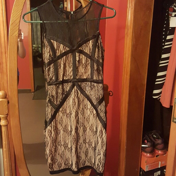 Forever 21 Dresses & Skirts - Lace mini dress