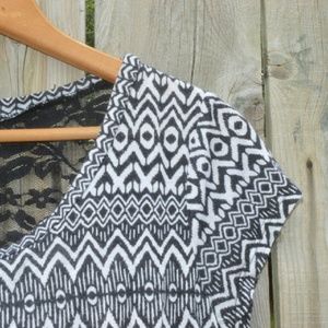 Tribal print | Lace back top