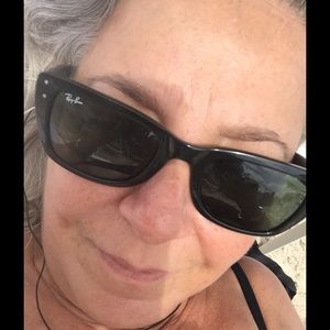 Meet your Posher, Deborah