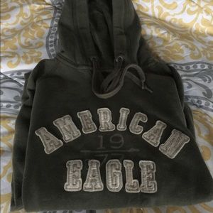 Super comfey AE sweatshirt