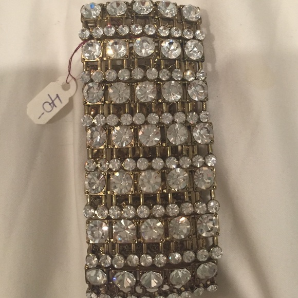NWT NEVER WORN faux diamond cuff