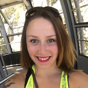 Meet your Posher, Kayla