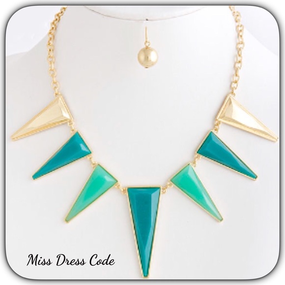Jewelry - Turquoise Acrylic Statement Necklace Jewelry - Turquoise Acrylic Statement Necklace