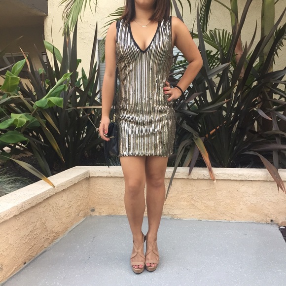 Forever 21 Dresses & Skirts - Forever 21 V-neck Sequined Dress NEW