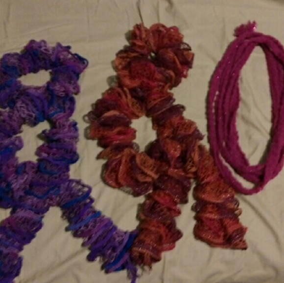 Bundle of scarves OR Choose 1 FREE w/ 2+ purchase