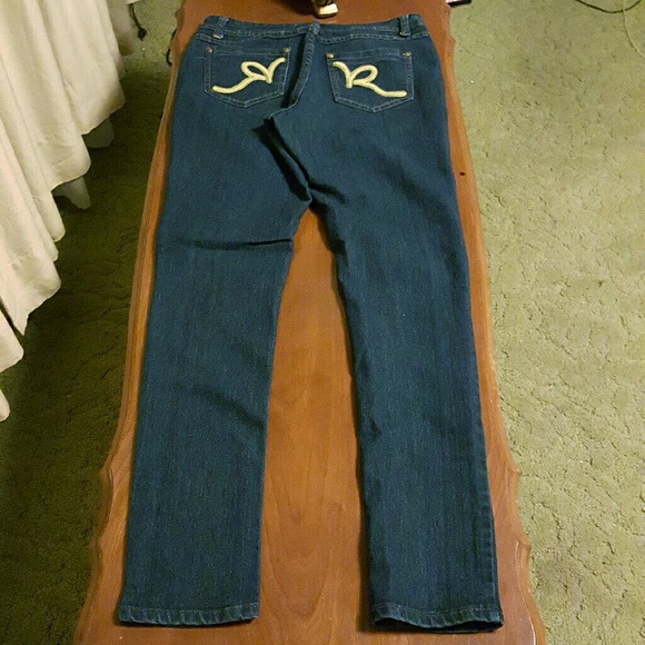 SZ 11 Rocawear Skinnies